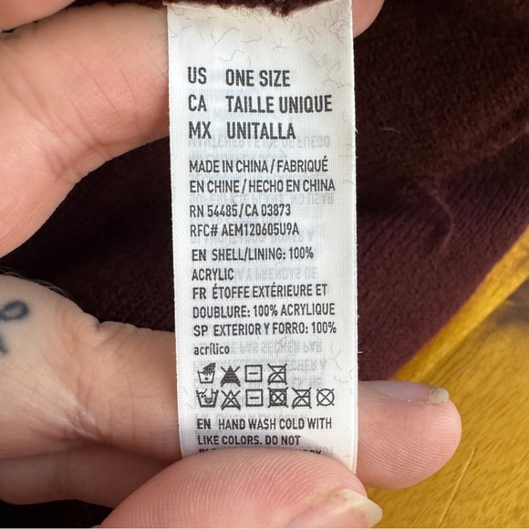 American Eagle burgundy maroon beanie - Picture 4 of 4